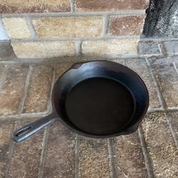 Vintage 10” Cast Iron Skillet With Heat Ring