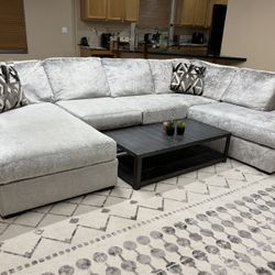 Velvet U-Shape 2pc Sectional W Chaise