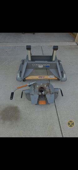 B&W Companion RVK3500 20K 5th Wheel Hitch