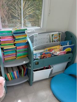 Kids bookshelf