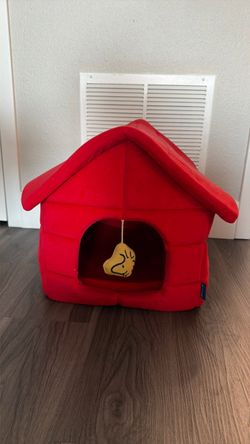 Berkshire Home Company Snoopy Peanuts Dog Bed