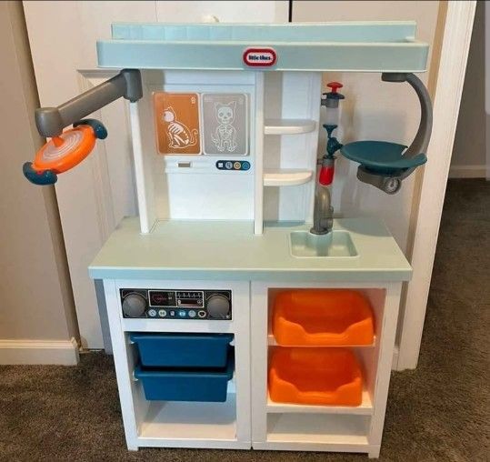 Little Tikes veterinary obo will trade kids kitchen or lil tikes play house