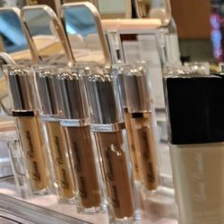 Wholesale Makeup Bundle – 1,163 Items – $14.5k Retail Value