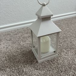 12 White lanterns