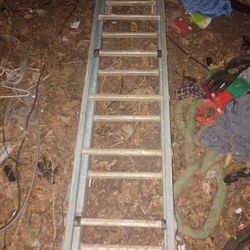 8ft EXTENSION Ladder Extends To 16 Ft 15 Ft Reach 