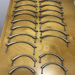 Cabinet/drawer pulls set (21 pieces)
