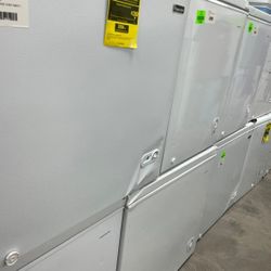 MAGIC CHEF HMCF7W4 7.0 cu. ft. Chest Freezer OQ1