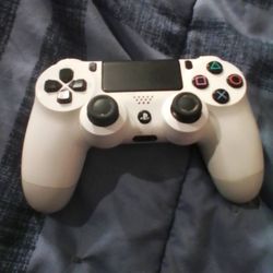>{ PS5-CONTROLLER}<< $30