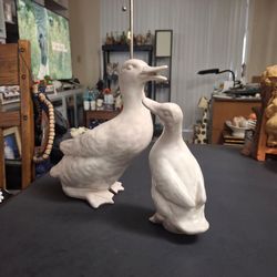 Italian Decorative Ceramic Duck Figurines Set Of 2 Made In Italy 🇮🇹  Vintage Mid 20th Century White Glazed Finish 7.25" & 9.25" Tall