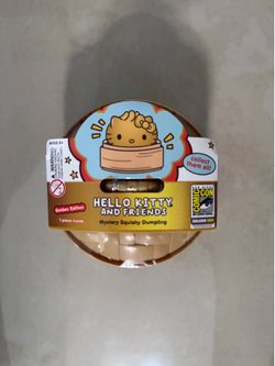 SDCC 2026 UCC Exclusive Hello Kitty “Golden Glitter” Squishy Dumpling  Hand