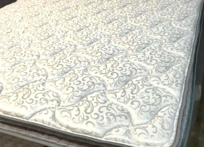 King Mattress, Take it with $40 down! Awesome Deal!