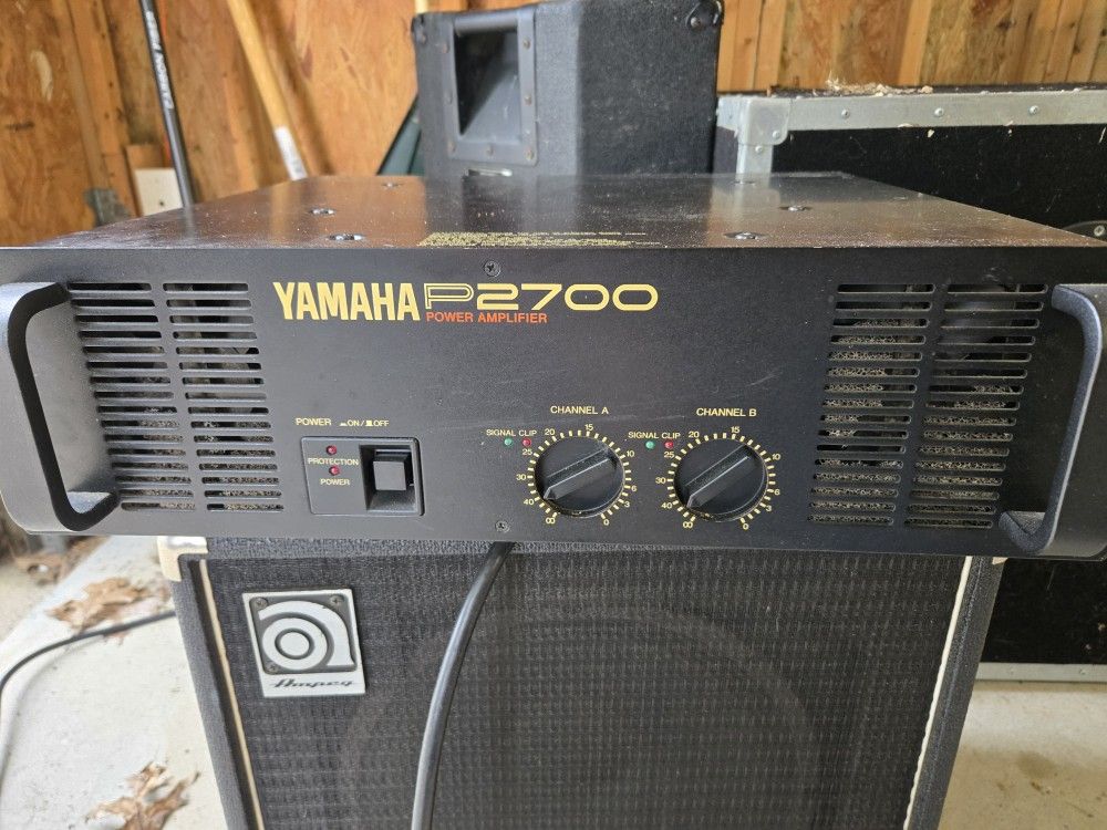 Yamaha P2700 Power Amplifier