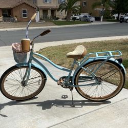 26” Huffy Woman’s Nassau cruiser Bike. 