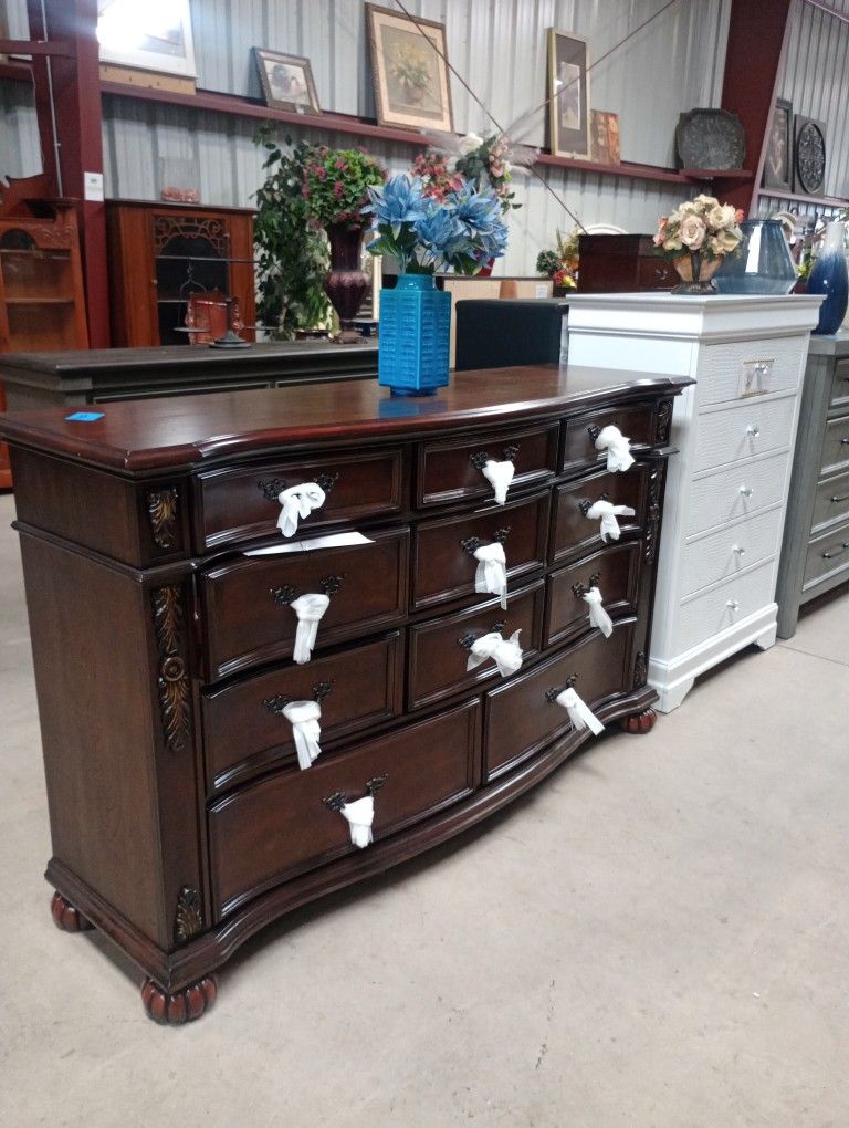 Dressers / Cajoneras