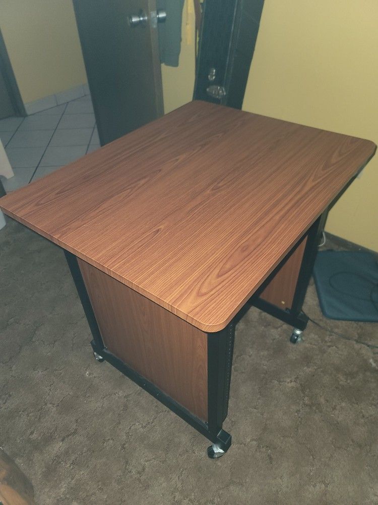 Studio Rack Table