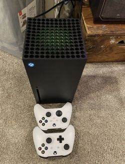 Xbox Series X With 2 Remotes And Turtle Beach Stealth 600 Headset