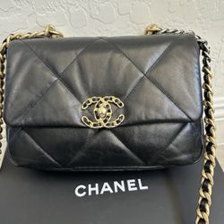 Chanel Flap Crossbody Bag 