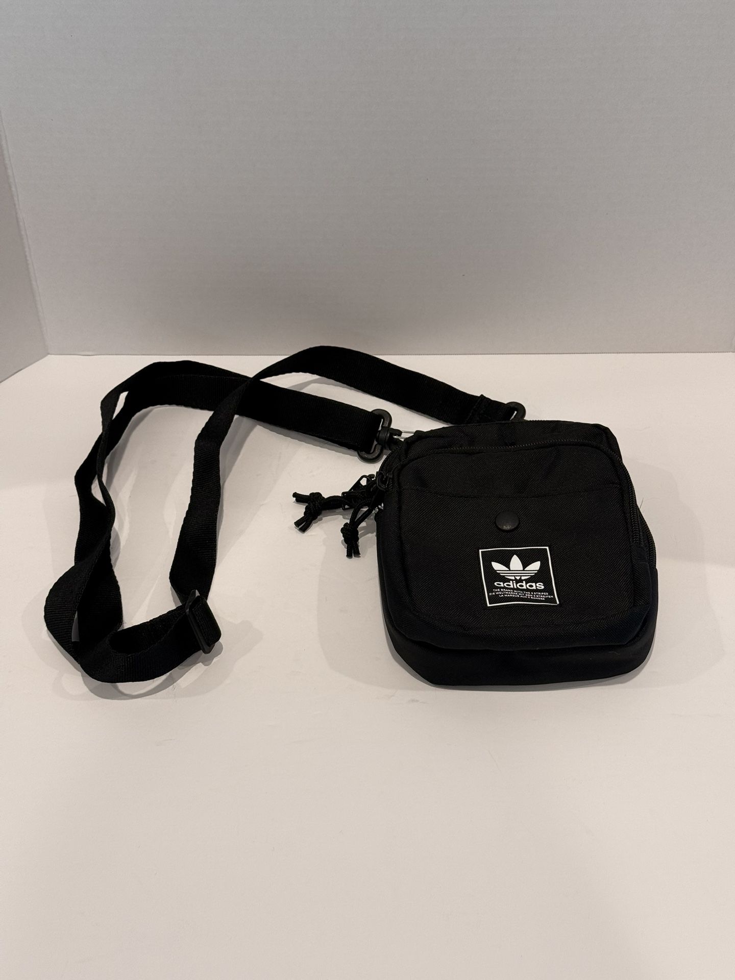 Adidas originals Utility Crossbody Bag 5” X 7” Color: Black