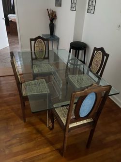 Dining set (4 chairs and table)