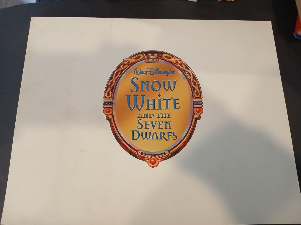 Disney Snow White And 7 Dwarfs