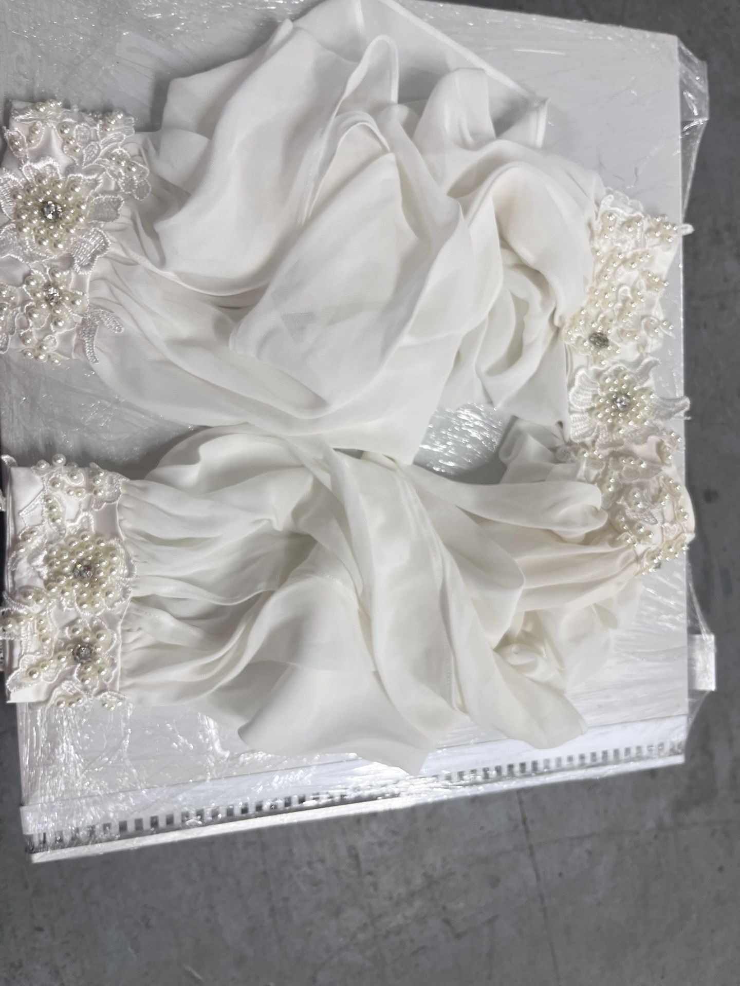 Vintage-Style Tulle Lace Wrap with Pearls – Handmade Bridal Cover-Up