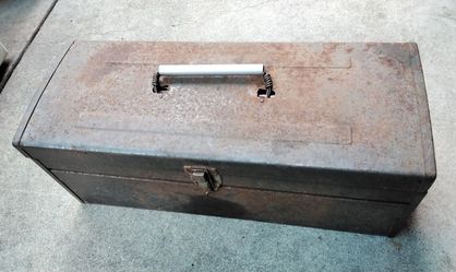 Metal TOOL BOX with removable TRAY