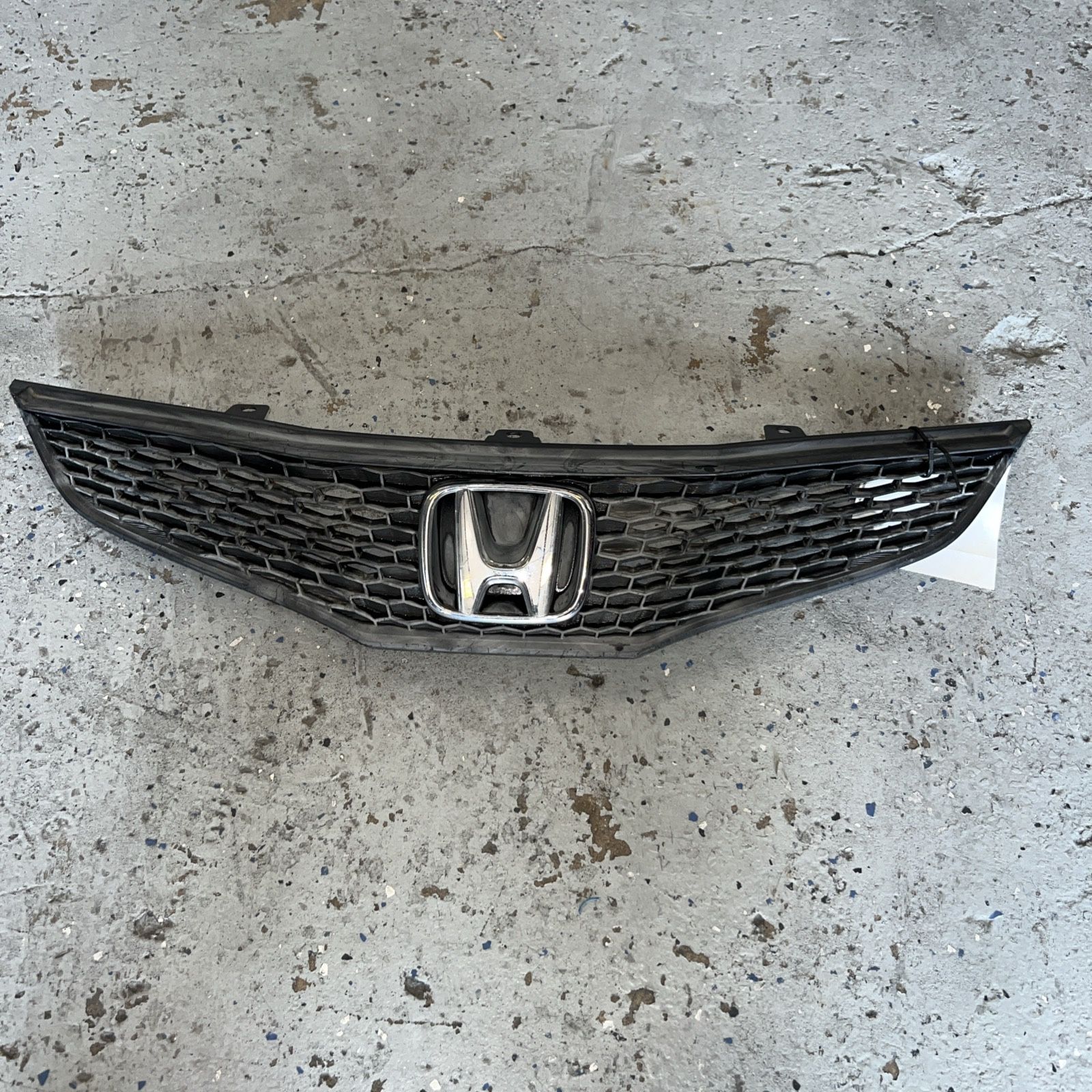 09 10 11 12 13 Honda Fit Front Bumper Grill Grille w/ Emblem 71121-TK6-A0 OEM