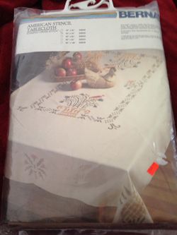 American stencil tablecloth (50x70)