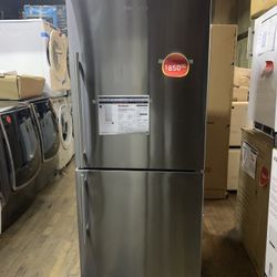 Blomerg - 30” Bottom-Freezer Refrigerator