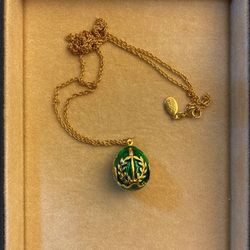 Pretty Egg Locket Pendant 