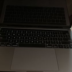 2019 MacBook Pro w 13 Touch-Bar Apple