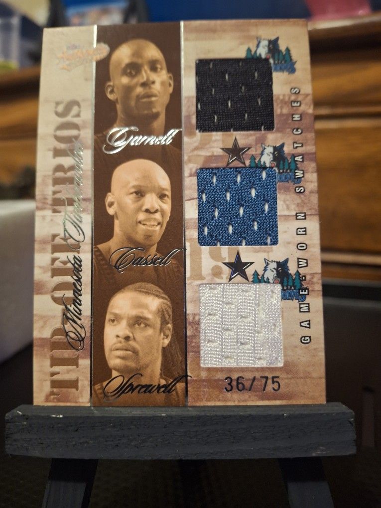 1994 Fleer Authentix Tip Off Trios Numbered 36/75 Game Worn Patch Card