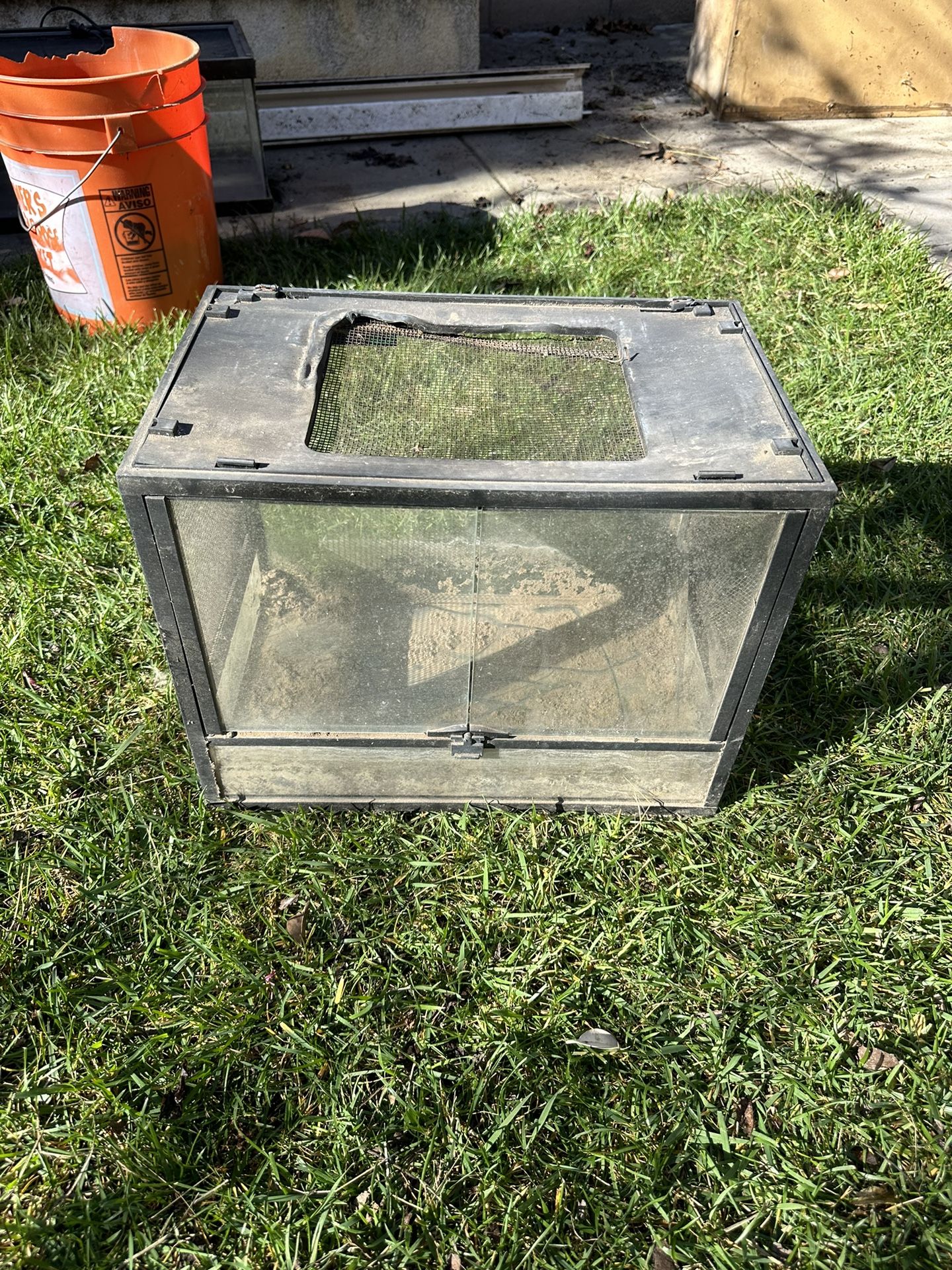 Glass Cage/habitat