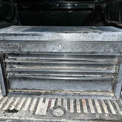 Stack-On Small Toolbox *No Keys*