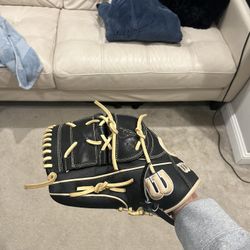 Wilson a2000 lefty pitchers glove 12”