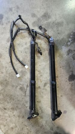 2018 Toyota Rav4 Power Lift gate Shocks