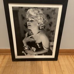 Marilyn Monroe Designer Fashion Framed Print
