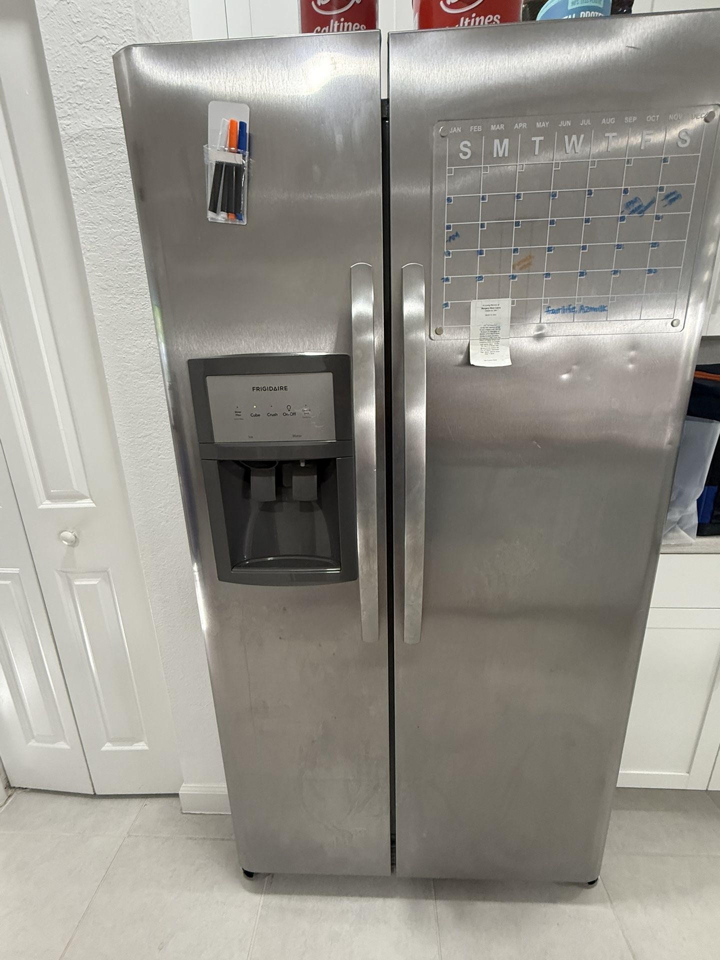 Frigidaire Refrigerator With Icemaker