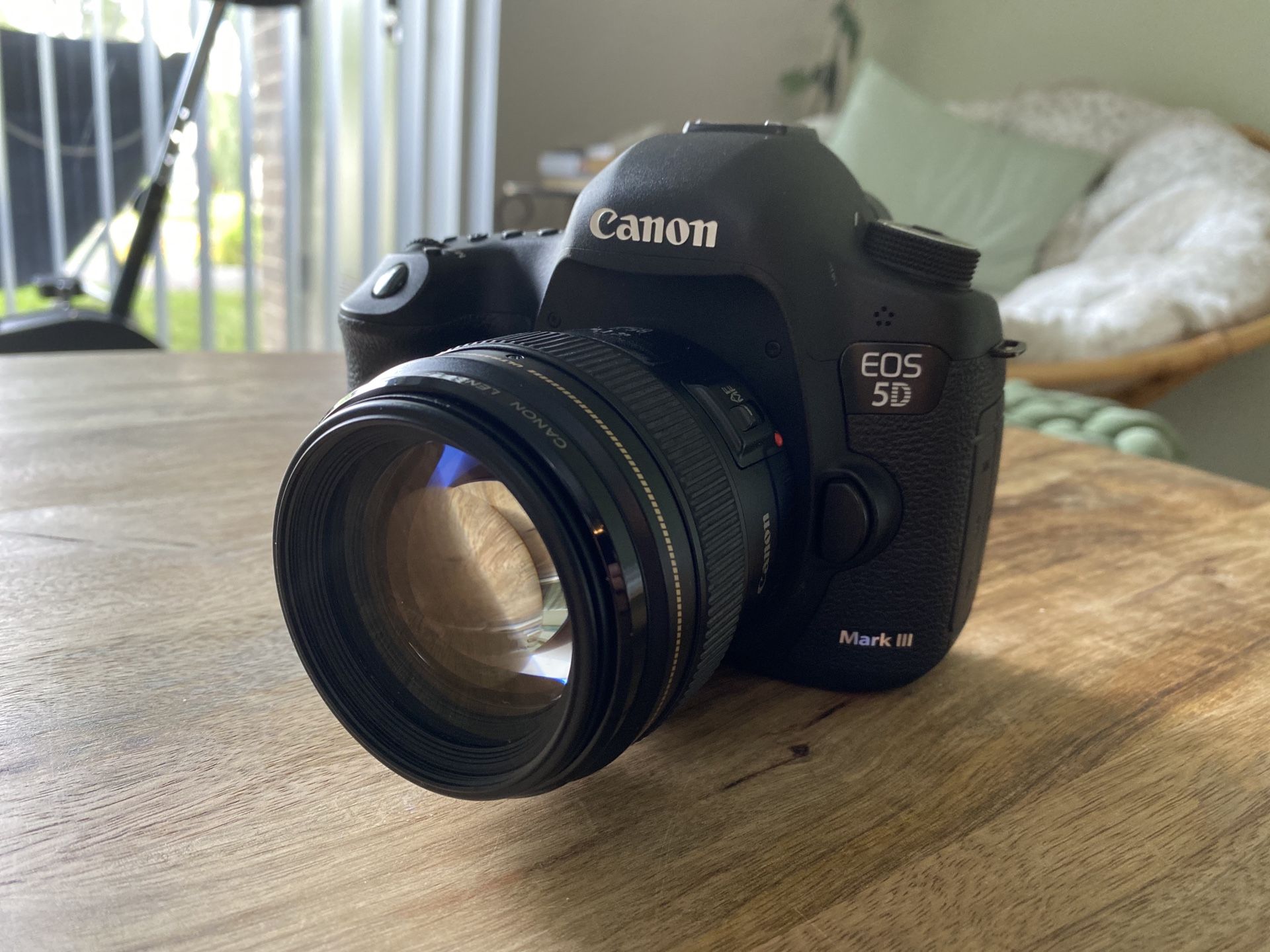 Canon 5D Mark III DSLR with a 1.8 85mm lens