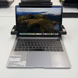 MacBook Air 13 Inch ** 1.6Ghz Core i5 