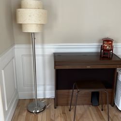 Bundle sale: Dania’s Dining Table & Classic Floor Lamp