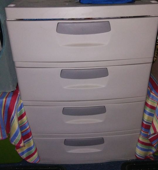Very Gently Used Sterilite 4 Drawer Heavy Duty Plastic Storage Dresser-Beige in Color