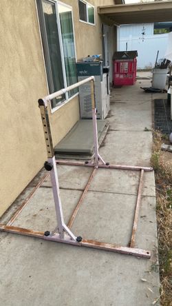 Gymnastics bar / adjustable