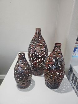 Decorative Vases / Home Decor / Art Pieces