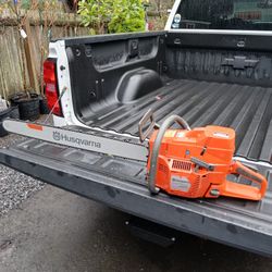 Husqvarna 395XP Like new, Upgraded with a brand new 32 inch bar and chain never used Sirius. Inquirers, only firm on price thank you.