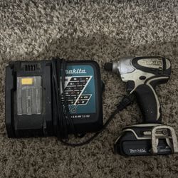 Makita Impact driver w/ charger