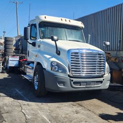2017 Freightliner Cascadia 
