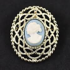 Sarah Coventry Cameo Brooch Pendant 