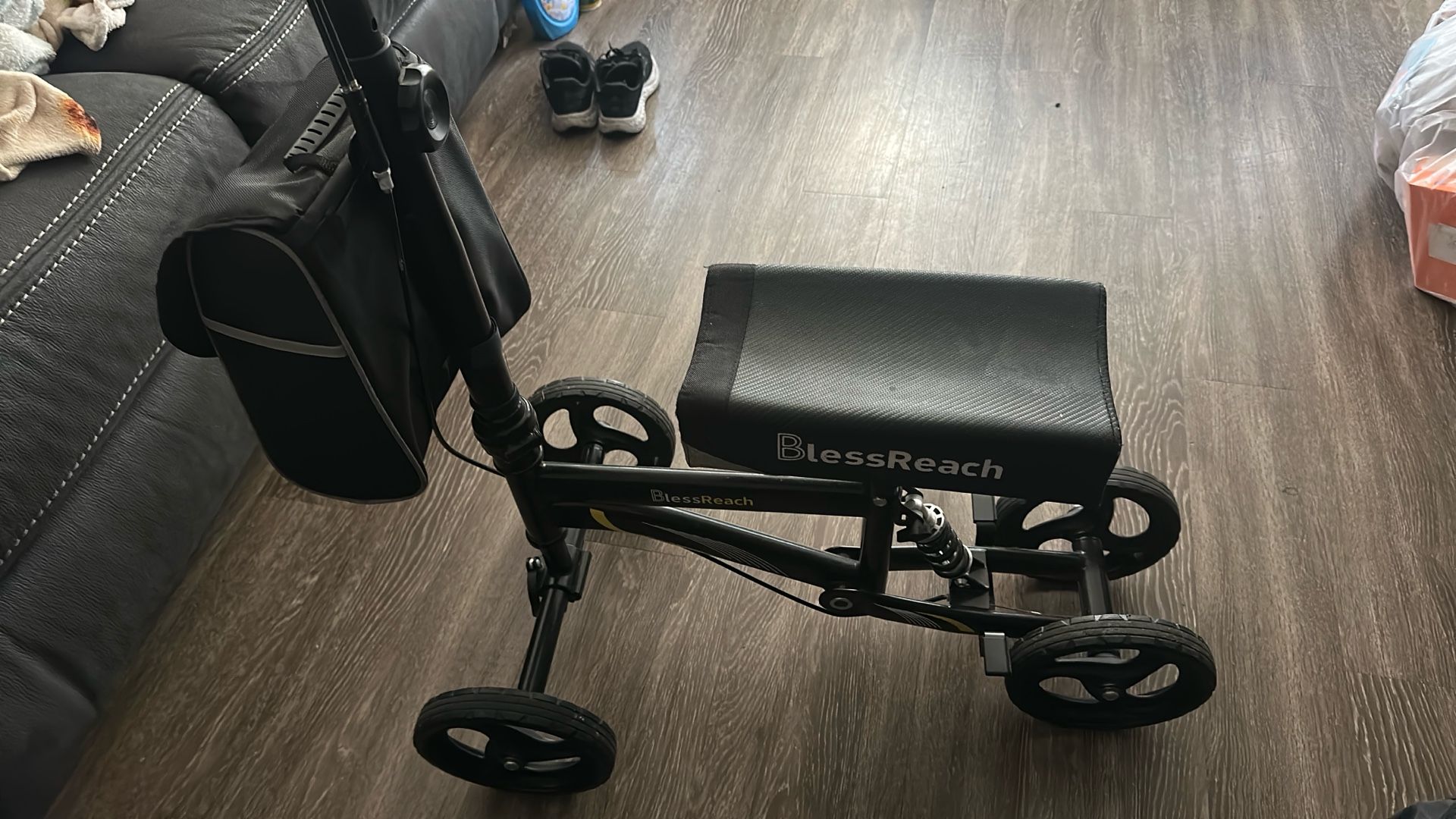 Knee scooter