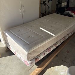 Memory Worx Memory Faom Twin Size Matress With Adjustable Frame